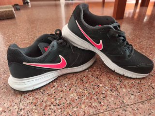 Zapatillas Nike Negras y Rosas