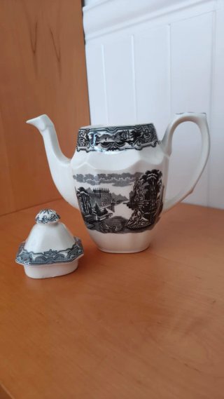 Cafetera La Cartuja Porcelana Diseño Escena