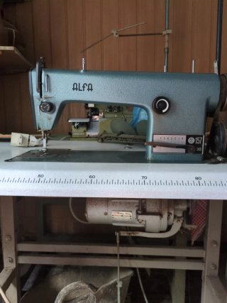 Máquina de coser Alfa 157