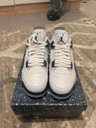 Jordan 4 Retro Midnight Navy EU 40