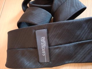Corbata de seda negra
