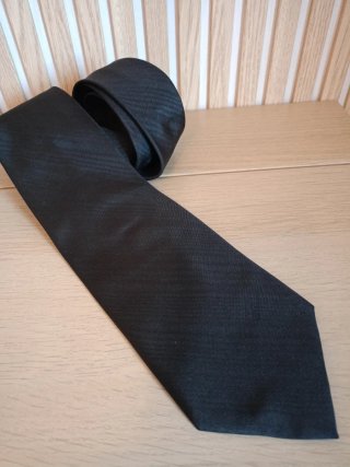 Corbata de seda negra