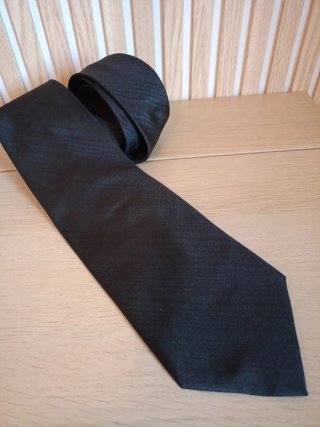 Corbata de seda negra
