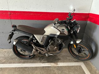 Motor Hispania Revenge 125 Naked