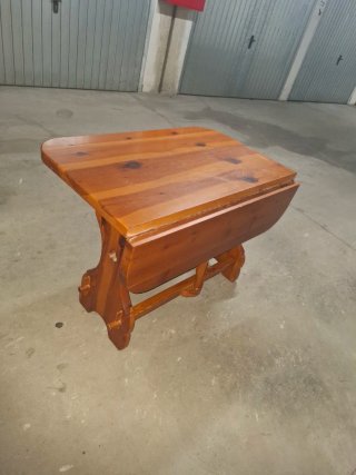 Mesa de madera rústica