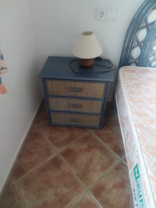 URGE NEGOCIABLE Mesitas de noche y cabeceros 90cm