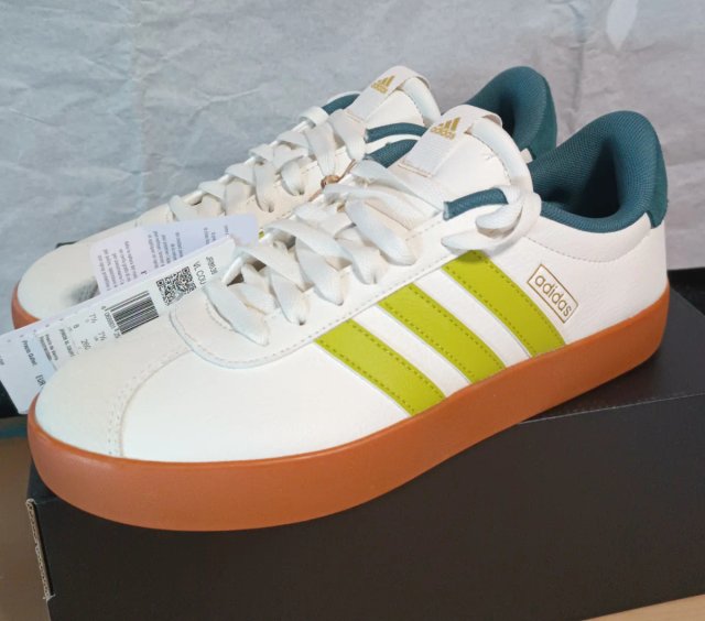 Adidas Talla 41 1/3 Blancas y Verdes