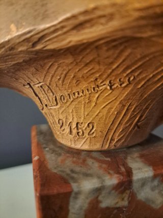 Busto Niña terracota y mármol Art Nouveau. Firmado