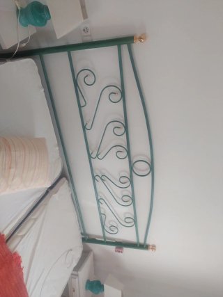 URGE Cabecero 180cm verde con detalles dorados