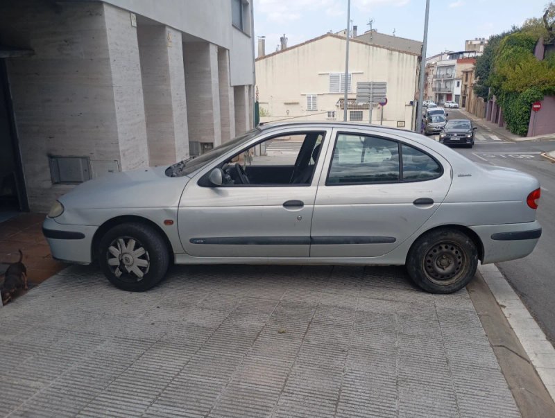Renault Megane 2002 - foto 1