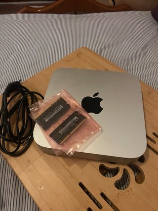 Mac mini A1347 + Caja Original + RAM Extra