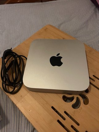 Mac mini A1347 + Caja Original + RAM Extra