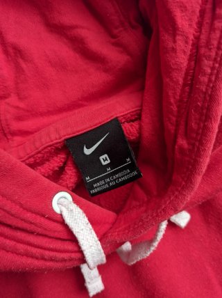 Sudadera Nike vintage roja con etiqueta negra