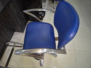Lavacabezas, sillones y mobiliario de peluqueria