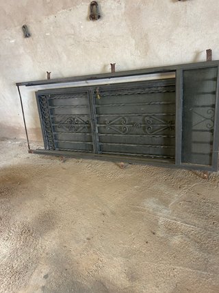 Puerta de hierro para exterior