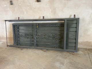 Puerta de hierro para exterior