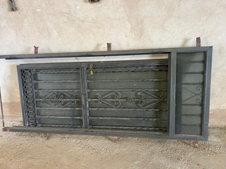 Puerta de hierro para exterior