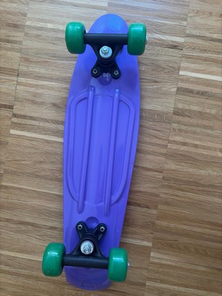 Skate Cruiser Morado Ruedas Verdes