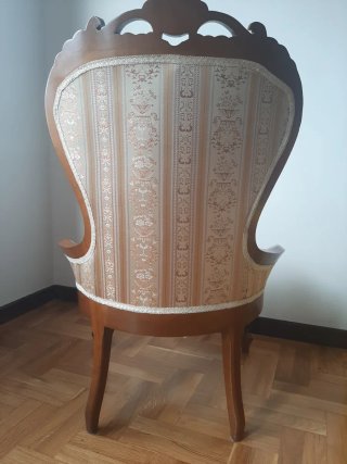 Sillón Clásico Alto Respaldo Tallado