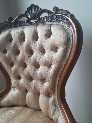 Sillón Clásico Alto Respaldo Tallado