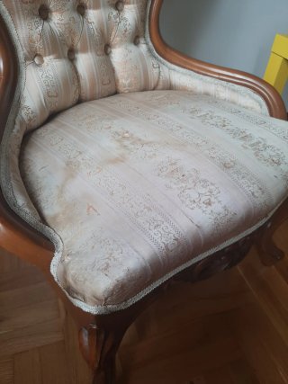 Sillón Clásico Alto Respaldo Tallado