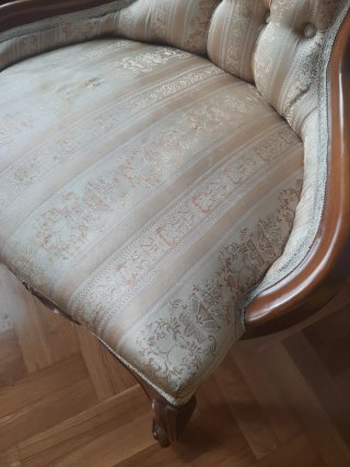 Sillón Clásico Alto Respaldo Tallado