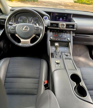 LEXUS IS 300h EXECUTIVE (2018) – 4 ruedas nuevas