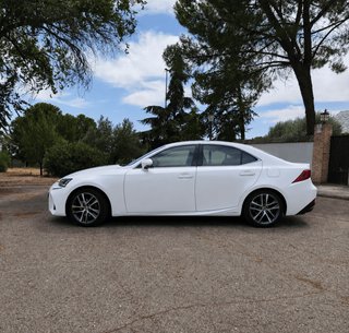 LEXUS IS 300h EXECUTIVE (2018) – 4 ruedas nuevas