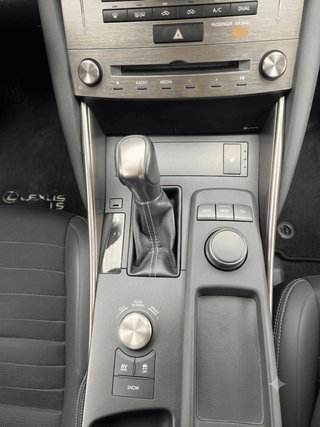 LEXUS IS 300h EXECUTIVE (2018) – 4 ruedas nuevas
