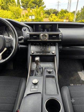 LEXUS IS 300h EXECUTIVE (2018) – 4 ruedas nuevas
