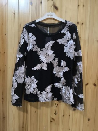 Camiseta de gasa con flores dorada