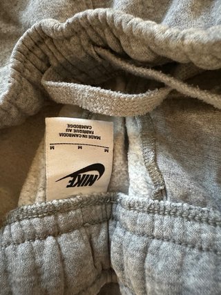 Pantalón chándal Nike gris hombre