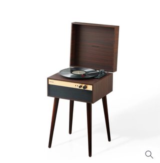 Giradischi vintage con piedistallo