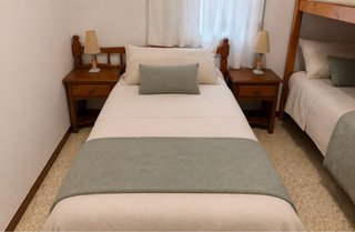 Cama individual de madera