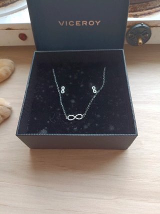 Conjunto Viceroy Collar y Pendientes Infinito