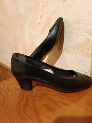 Zapatos de tacón negros