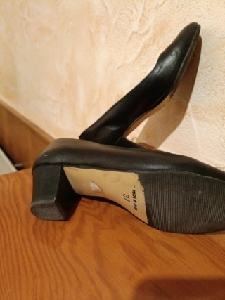 Zapatos de tacón negros