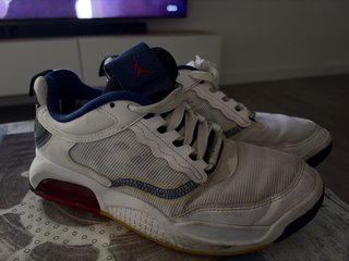 Zapatillas Jordan Blancas y Azules
