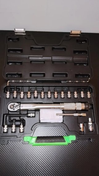 Llave dinamométrica 1/4 5-25 Nm + goniómetro.