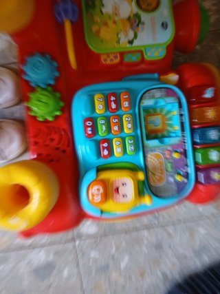 Tren de juguete VTech con piezas