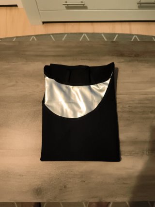 Camiseta Sauna Negra con Interior Satinado