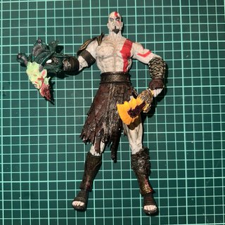 Figura KRATOS de 20cm con MEDUSA
