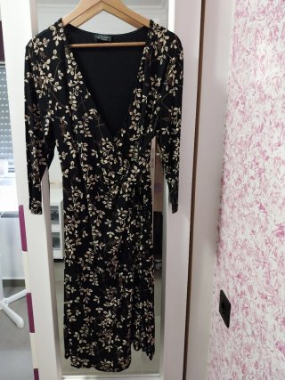 Vestido floral cruzado midi