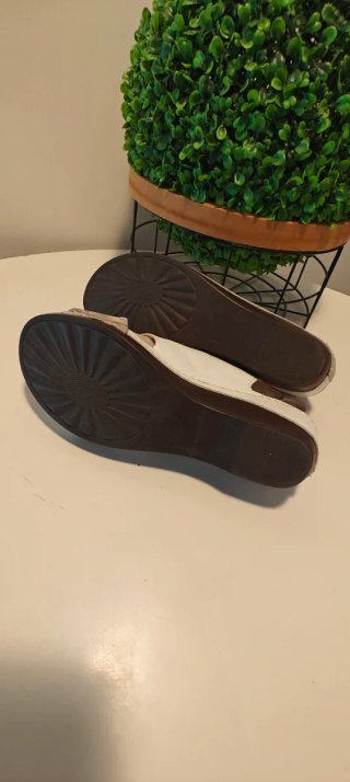 Sandalias mujer blanco y plateado