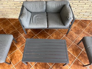 Conjunto jardín sofá, 2 sillones y mesa