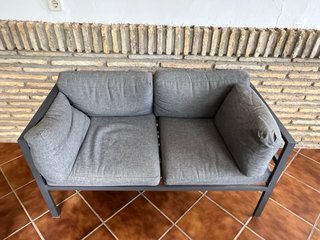 Conjunto jardín sofá, 2 sillones y mesa