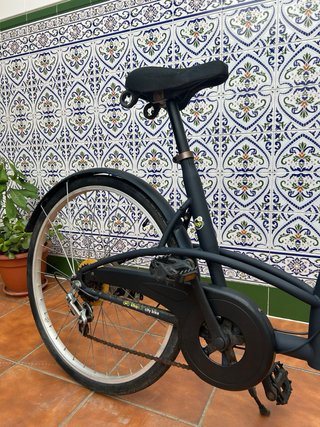 Bicicleta Urbana B'Twin negra