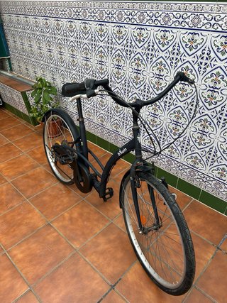 Bicicleta Urbana B'Twin negra
