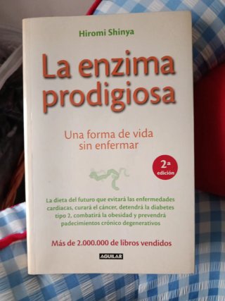 La enzima prodigiosa : una forma de vida sin en...