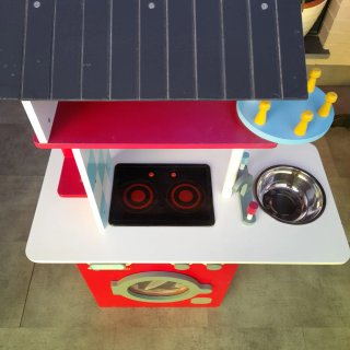 Cocinita de madera ItsImagical con accesorios